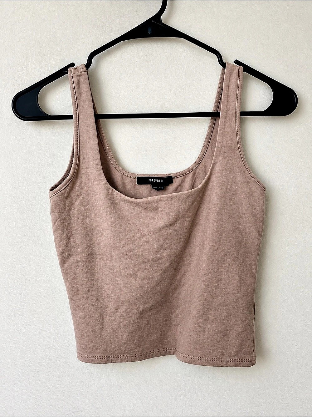 Forever 21 Scoop Neck crop Top in tan Size Medium Like New